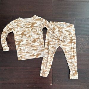Baby GAP Gender Neutral Comfy Cozy Cotton Camo Print Pajamas!